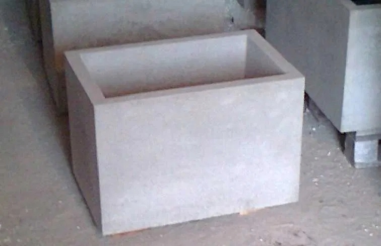 Betónový kvetináč 60 × 40 × 40 betónový kvetináč 60 cm Kvetináče