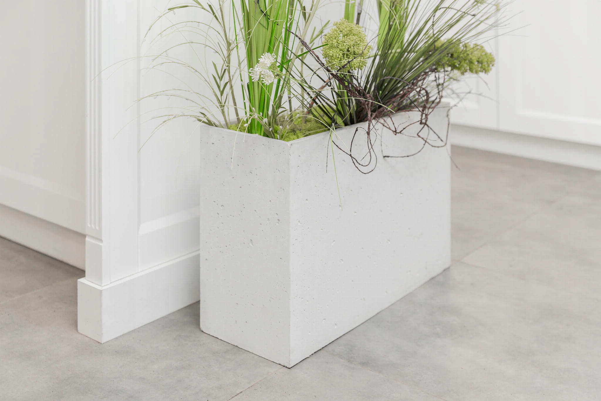 LINEA architektonický betónový kvetináč 90 × 22 × 40