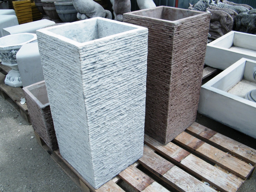 Betónový kvetináč biely, sivý 33 cm × 33 × 71 cm