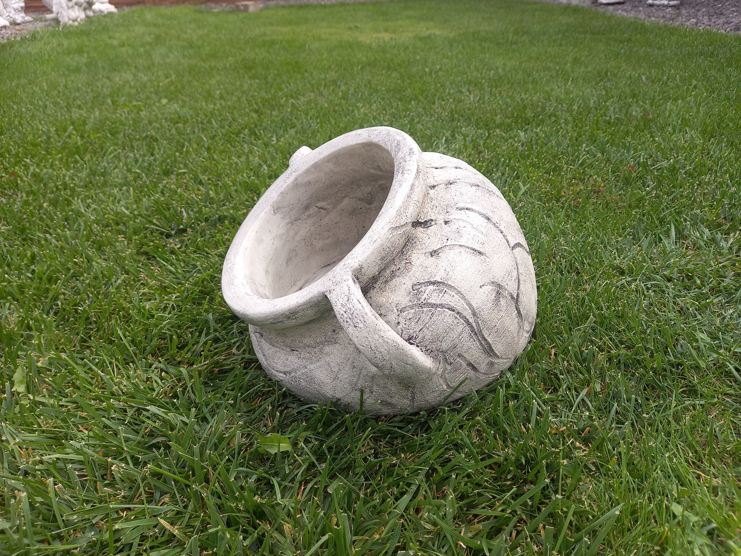 Betonart sivý betónový kvetináč 28 cm × 26 × 22 cm