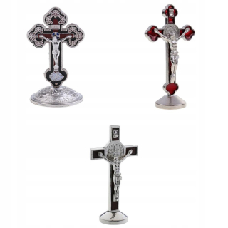 3 kusy krížové figuríny so sochou Crucifix