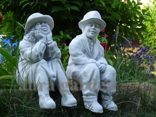 Betónová postava babička a dedko