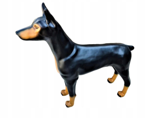 ZÁHRADNÁ POSTAVA - VEĽKÝ ČIERNY STOJÍCI DOBERMAN