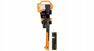 Sekera - Fiskars Ax x17 M + Barreen 1020182 Sada