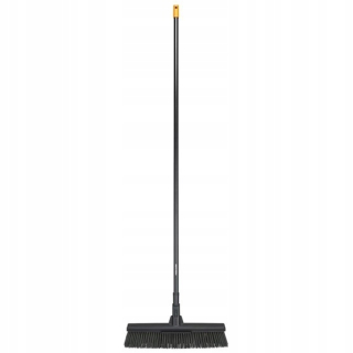Záhradná metla, kefa - Fiskars Universal Brush L Solo 48 cm 1025926