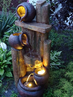 Záhradná fontána „On The Trunk“ výška 122 cm!