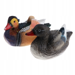 Jeden pár sochy kačice Duck Duck Duck