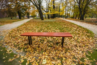 Záhradná lavica, lavička - Park Lavička pre ihrisko, námestie