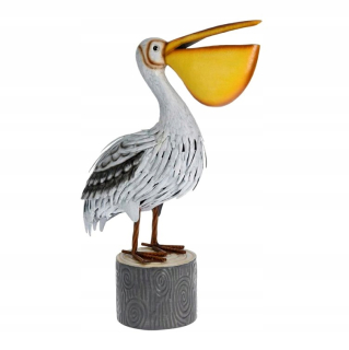 PELICAN na pahýľovej záhradnej figuríne dekorácia 48 cm
