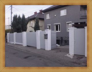 Plotový panel - Betónové stožiare, hladké, steny