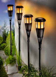 Solárna zapichovacia záhradná lampa - Tlakový postrekovač 5 l Fiskars 1025934