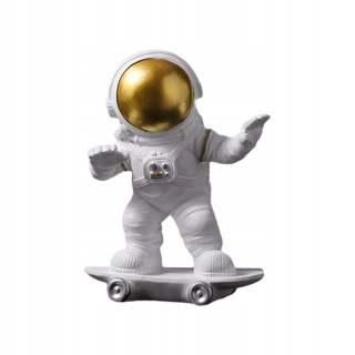 Skateboarding astronaut sochárske figurínové model