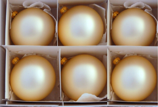 Vanilla Baubles 8 cm