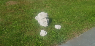 Záhradná figúrka - Troll skrzat záhradná figúrka fontána Gnome