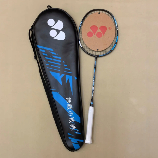 Športová hračka - Badmintonová paleta 8U Plná ultra -svetlá uhlíková vlákna pre prvé