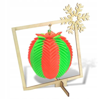 Futuristický štvorcový bauble stojí až 13 cm