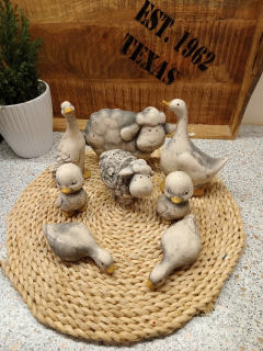 Veľkonočné husi, sadrová omietka, sadra